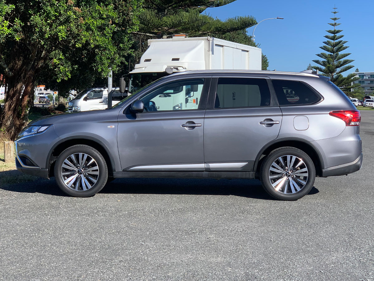 2021 Mitsubishi Outlander LS 2.4L Petrol 7 Seater Automatic