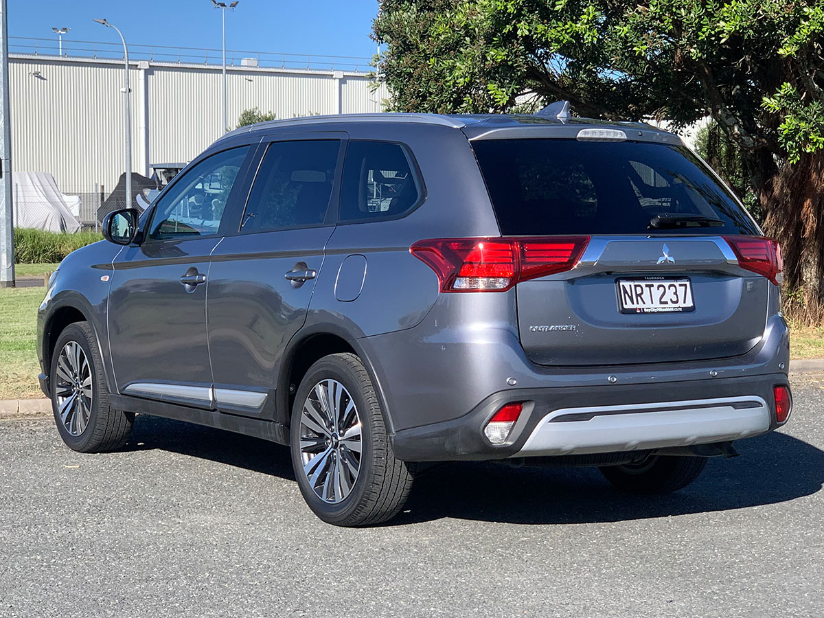 2021 Mitsubishi Outlander LS 2.4L Petrol 7 Seater Automatic