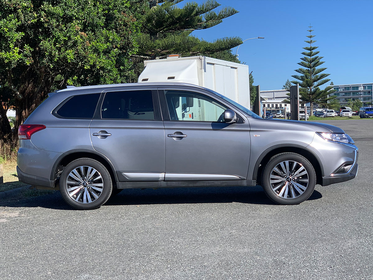 2021 Mitsubishi Outlander LS 2.4L Petrol 7 Seater Automatic