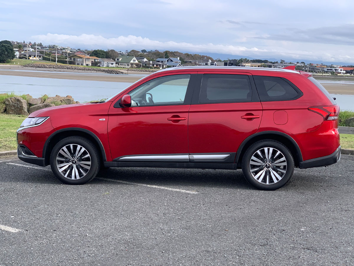 2021 Mitsubishi Outlander LS 2.4L Petrol 7 Seater Automatic