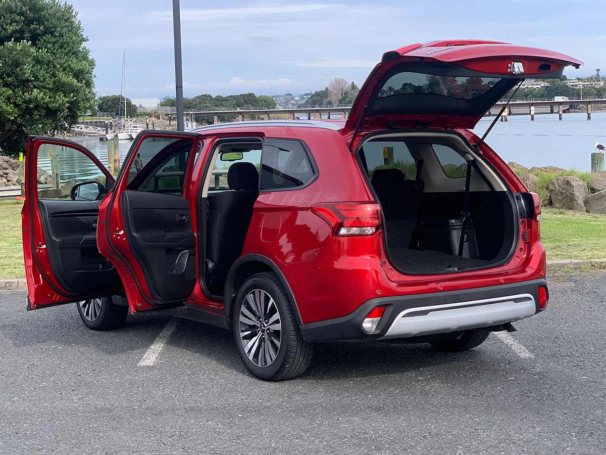 2021 Mitsubishi Outlander LS 2.4L Petrol 7 Seater Automatic