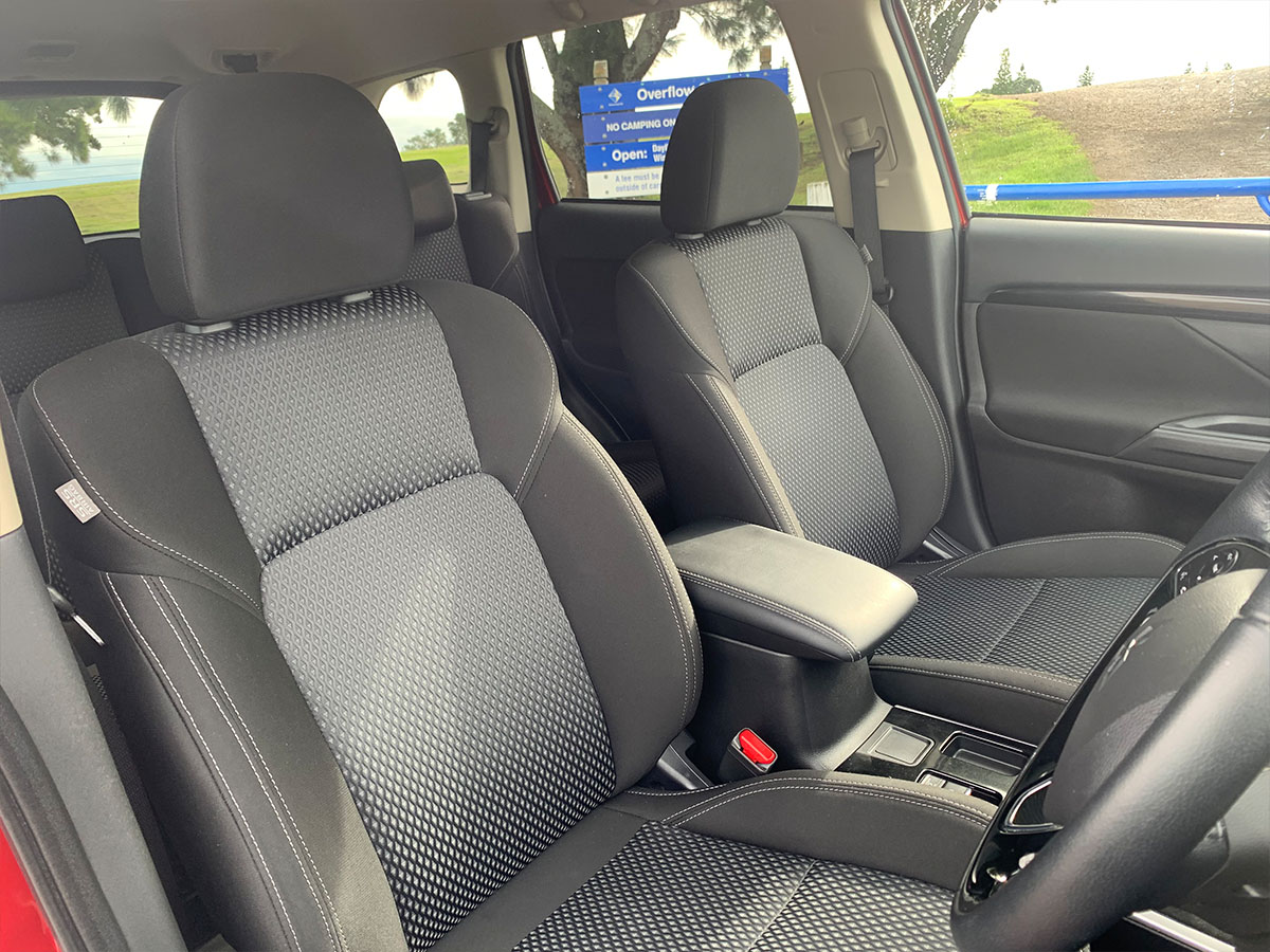 2021 Mitsubishi Outlander LS 2.4L Petrol 7 Seater Automatic