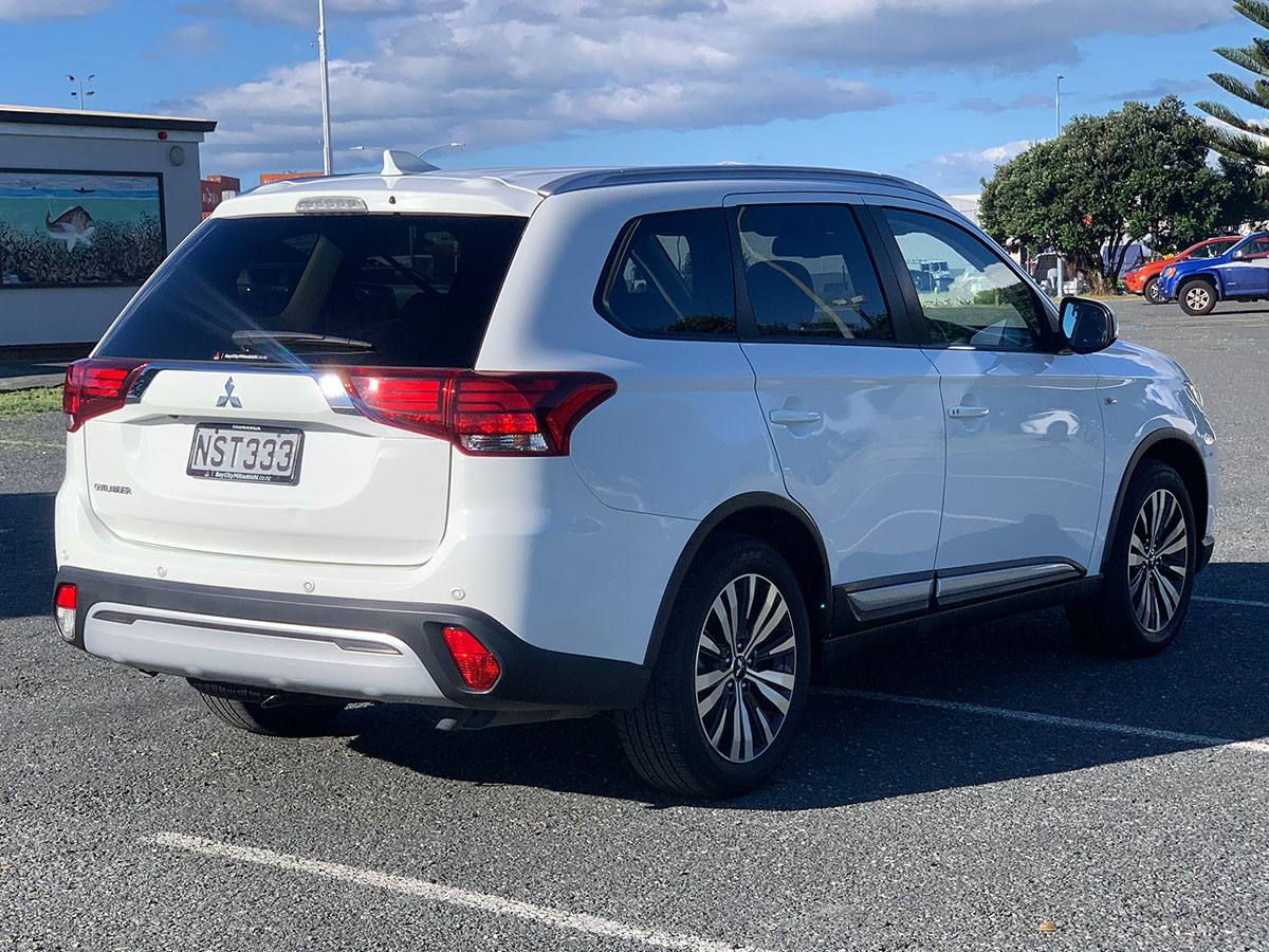 2021 Mitsubishi Outlander LS 2.4L Petrol 7 Seater Automatic