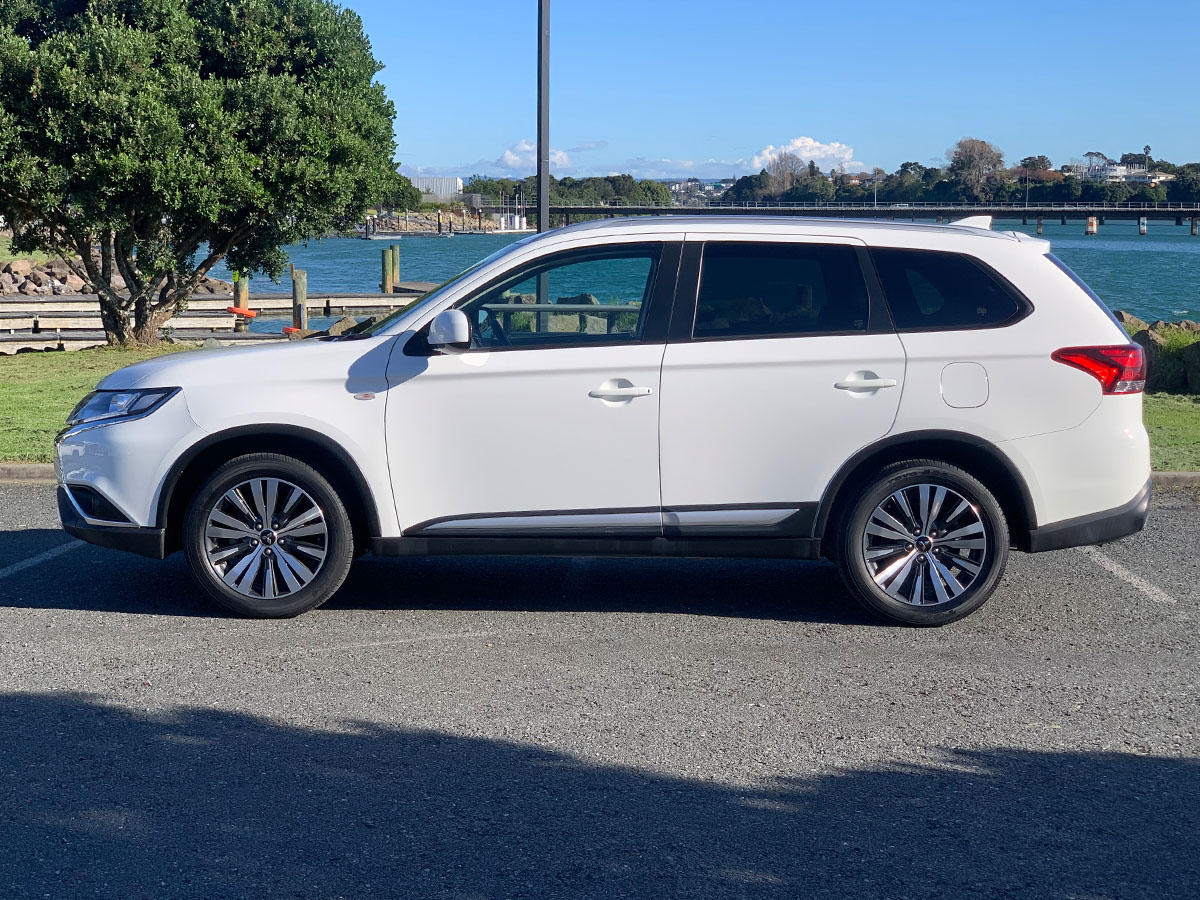 2021 Mitsubishi Outlander LS 2.4L Petrol 7 Seater Automatic