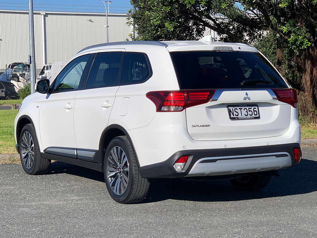 2021 Mitsubishi Outlander LS 2.4L Petrol 7 Seater Automatic