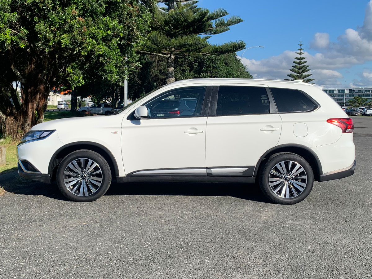 2021 Mitsubishi Outlander LS 2.4L Petrol 7 Seater Automatic