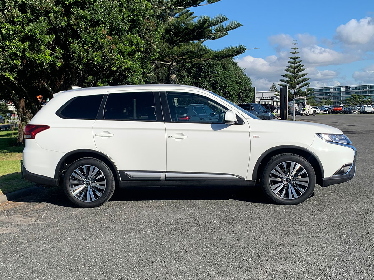 2021 Mitsubishi Outlander LS 2.4L Petrol 7 Seater Automatic