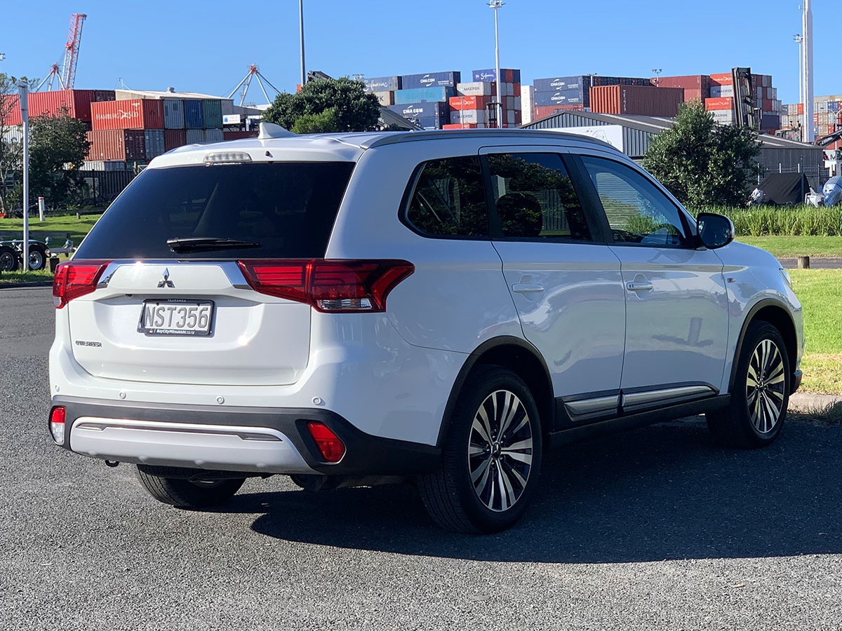 2021 Mitsubishi Outlander LS 2.4L Petrol 7 Seater Automatic