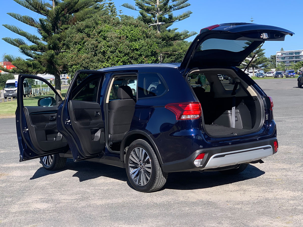 2021 Mitsubishi Outlander LS 2.4L Petrol 7 Seater Automatic