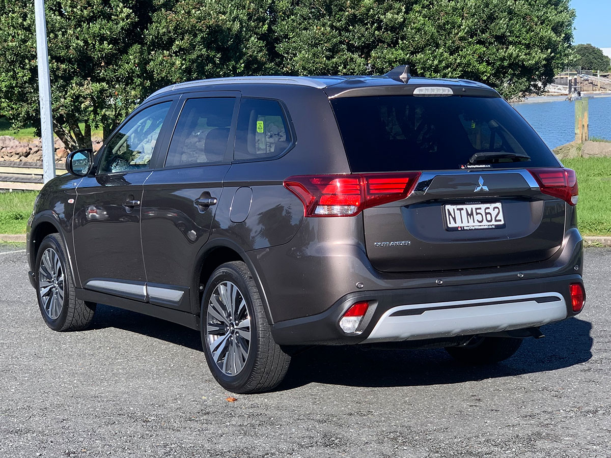 2021 Mitsubishi Outlander LS 2.4L Petrol 7 Seater Automatic