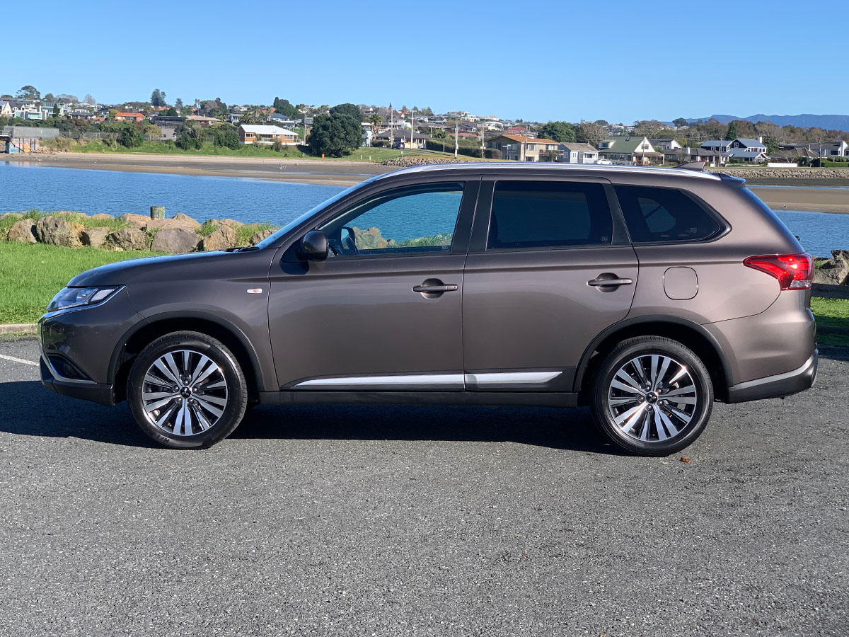 2021 Mitsubishi Outlander LS 2.4L Petrol 7 Seater Automatic