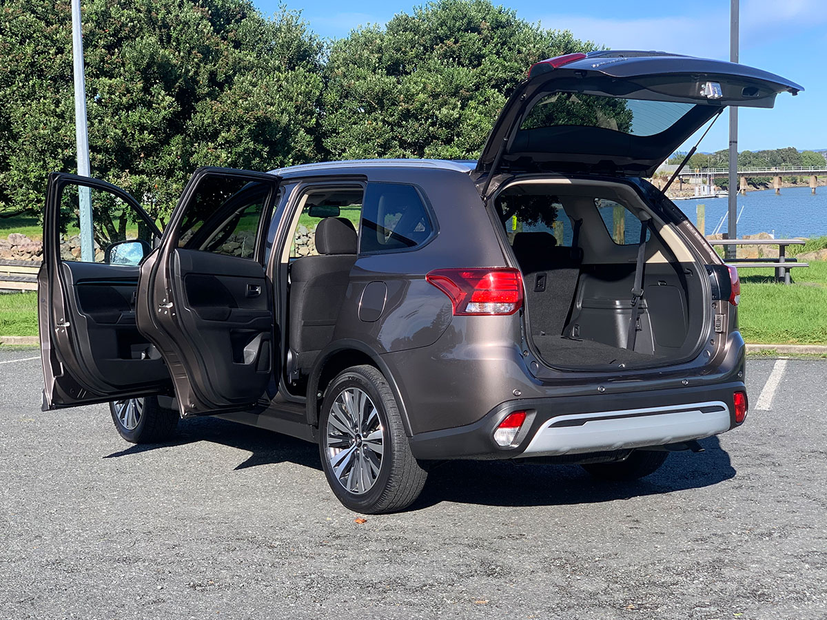 2021 Mitsubishi Outlander LS 2.4L Petrol 7 Seater Automatic