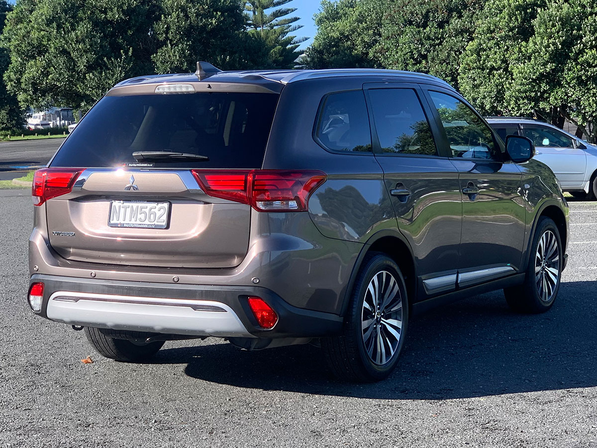 2021 Mitsubishi Outlander LS 2.4L Petrol 7 Seater Automatic