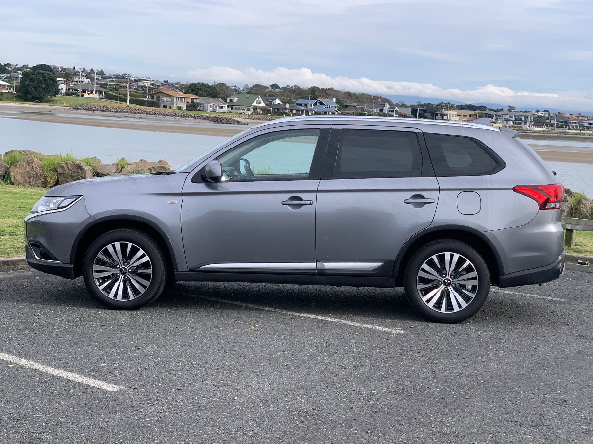 2021 Mitsubishi Outlander LS 2.4L Petrol 7 Seater Automatic