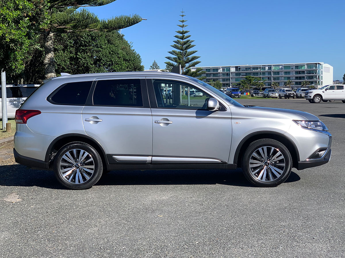 2021 Mitsubishi Outlander LS 2.4L Petrol 7 Seater Automatic