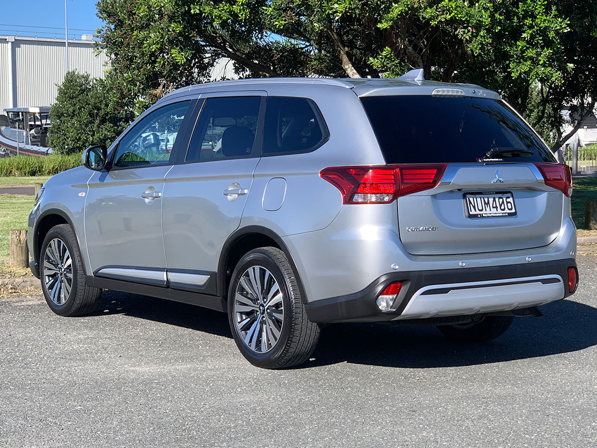 2021 Mitsubishi Outlander LS 2.4L Petrol 7 Seater Automatic