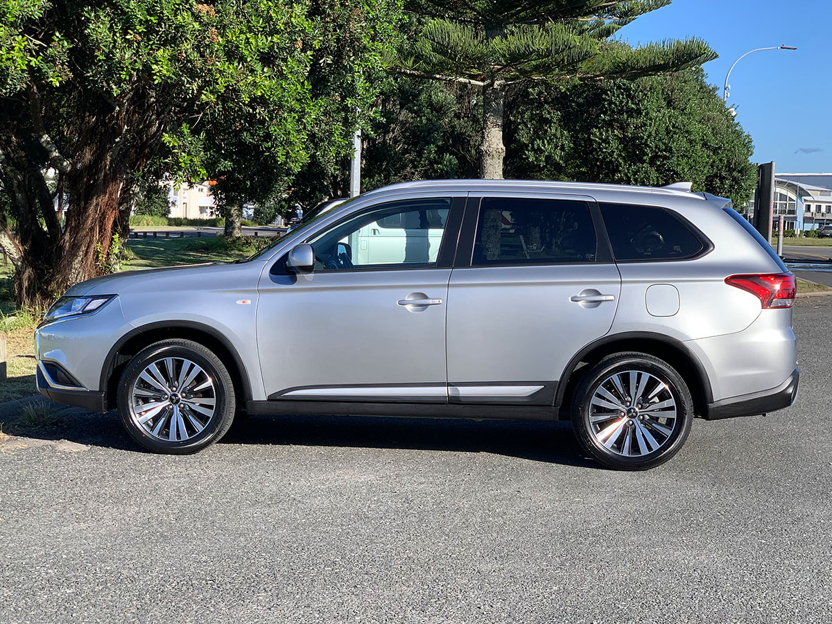 2021 Mitsubishi Outlander LS 2.4L Petrol 7 Seater Automatic