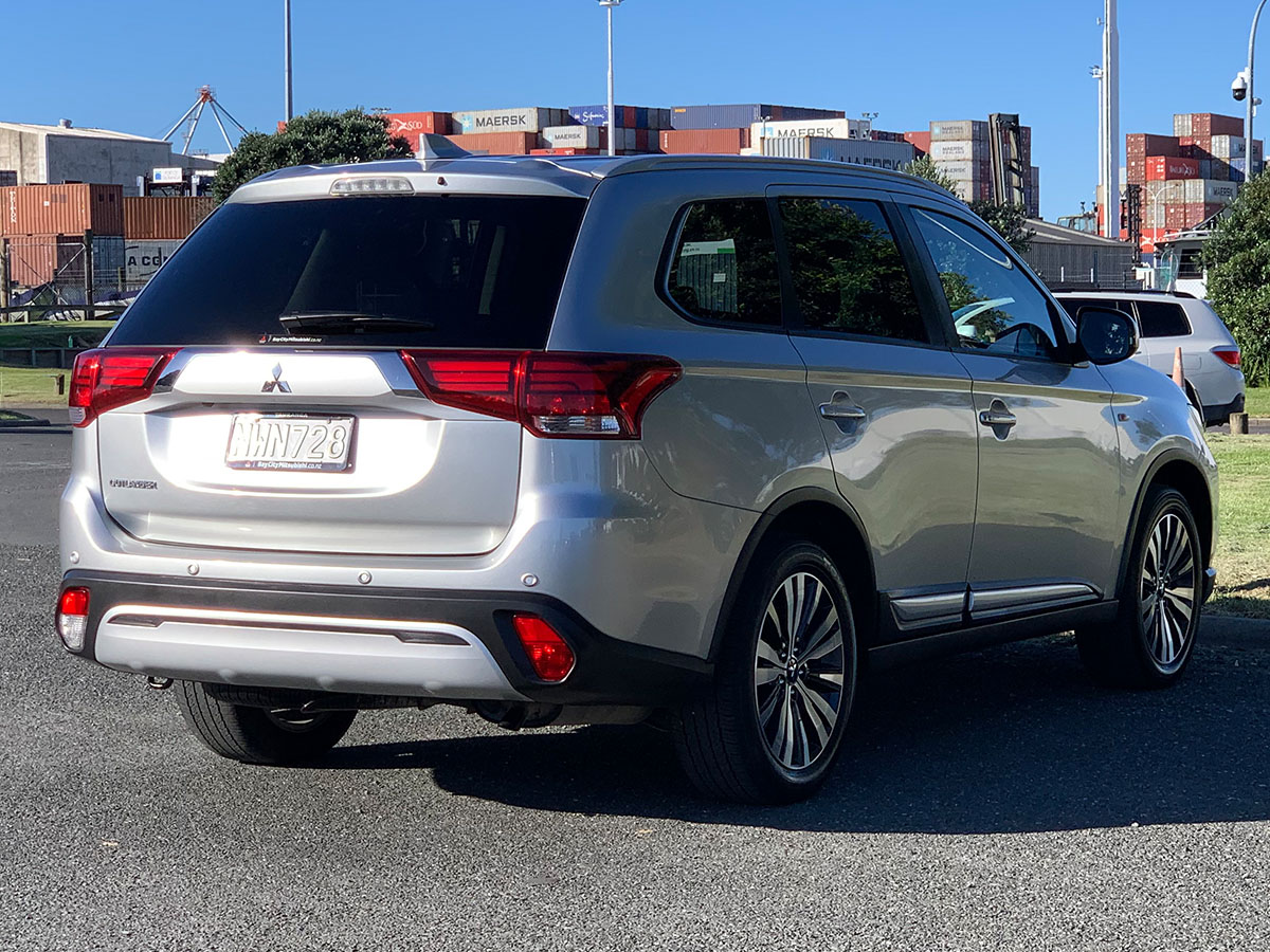 2021 Mitsubishi Outlander LS 2.4L Petrol 7 Seater Automatic