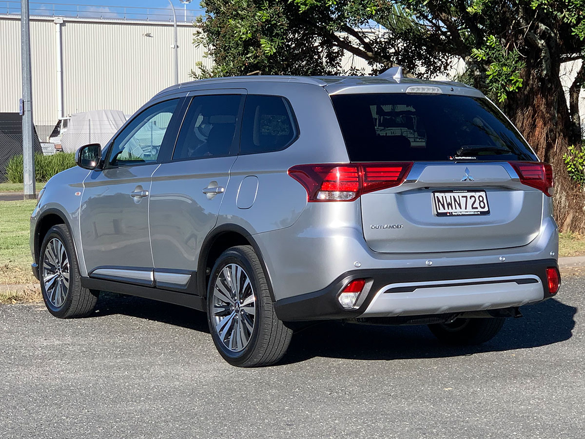 2021 Mitsubishi Outlander LS 2.4L Petrol 7 Seater Automatic