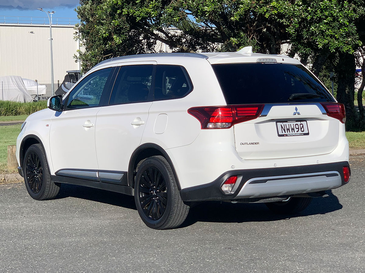 2021 Mitsubishi Outlander LS 2.4L Petrol 7 Seater Automatic