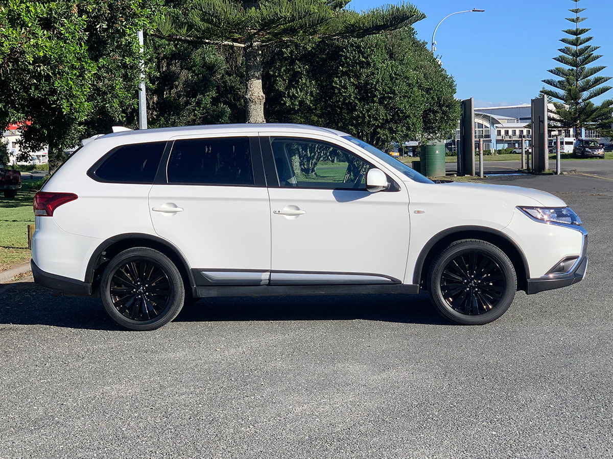 2021 Mitsubishi Outlander LS 2.4L Petrol 7 Seater Automatic