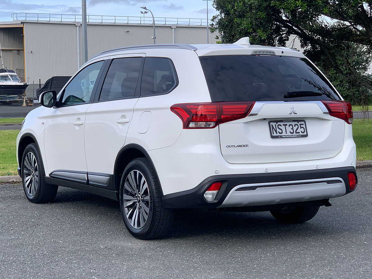 2021 Mitsubishi Outlander LS 2.4L Petrol 7 Seater Automatic