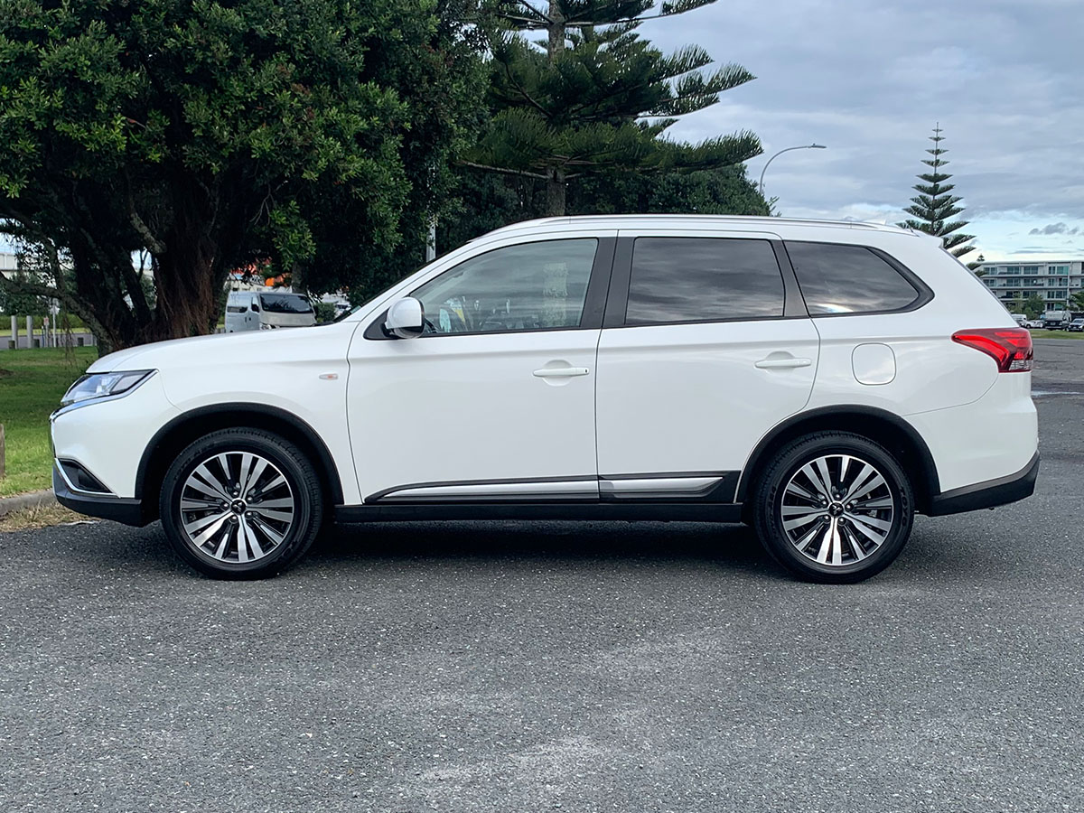 2021 Mitsubishi Outlander LS 2.4L Petrol 7 Seater Automatic