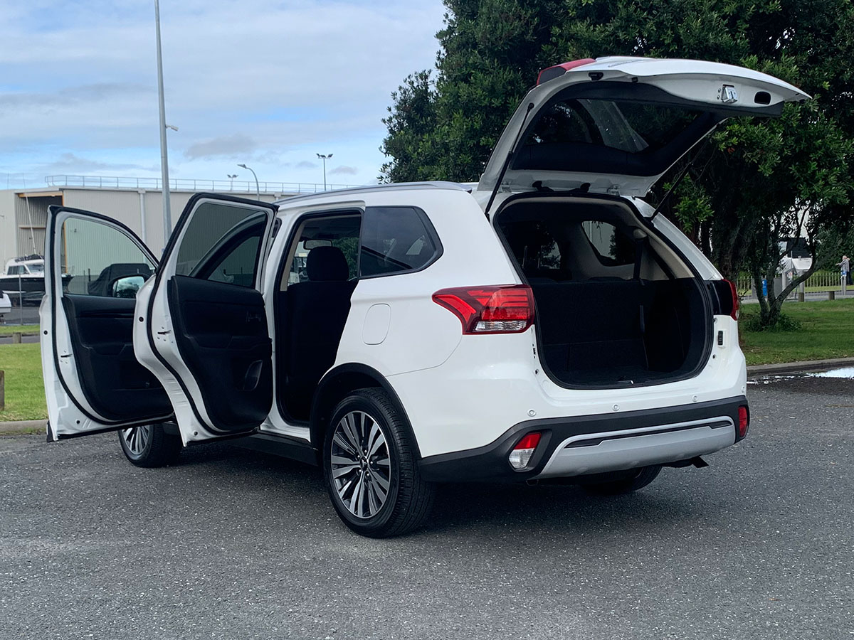 2021 Mitsubishi Outlander LS 2.4L Petrol 7 Seater Automatic