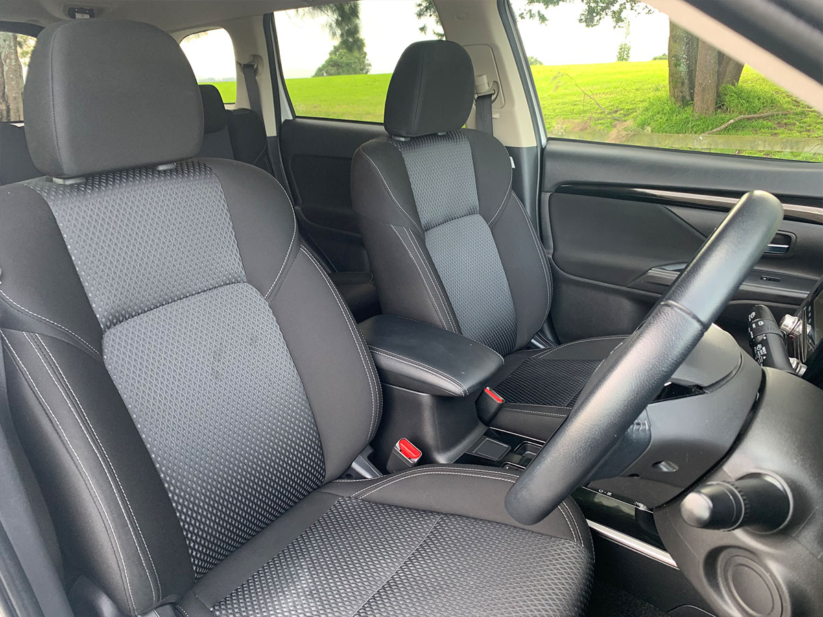 2021 Mitsubishi Outlander LS 2.4L Petrol 7 Seater Automatic