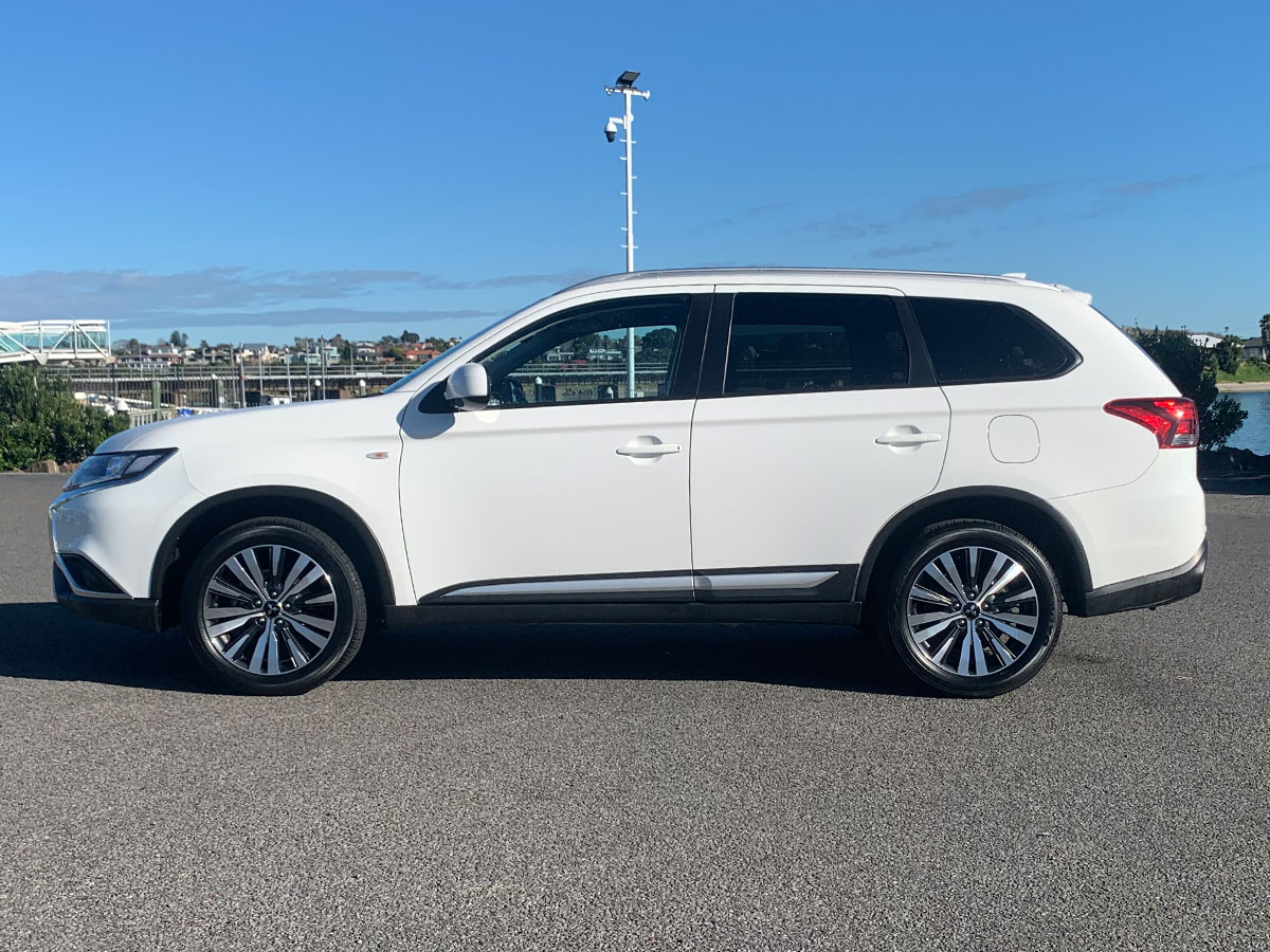 2021 Mitsubishi Outlander LS 2.4L Petrol 7 Seater Automatic