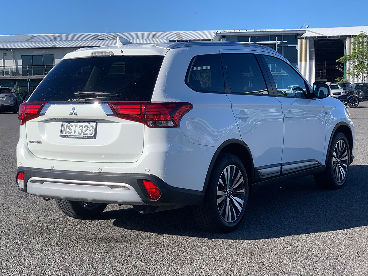 2021 Mitsubishi Outlander LS 2.4L Petrol 7 Seater Automatic