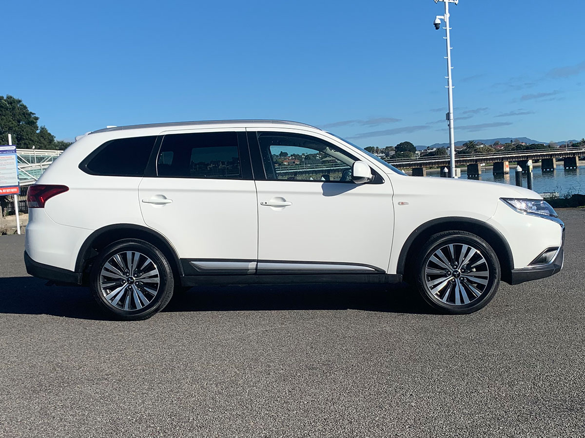 2021 Mitsubishi Outlander LS 2.4L Petrol 7 Seater Automatic