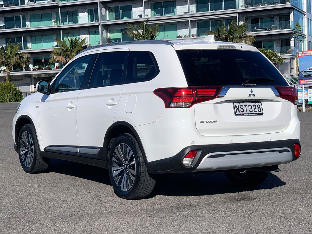 2021 Mitsubishi Outlander LS 2.4L Petrol 7 Seater Automatic