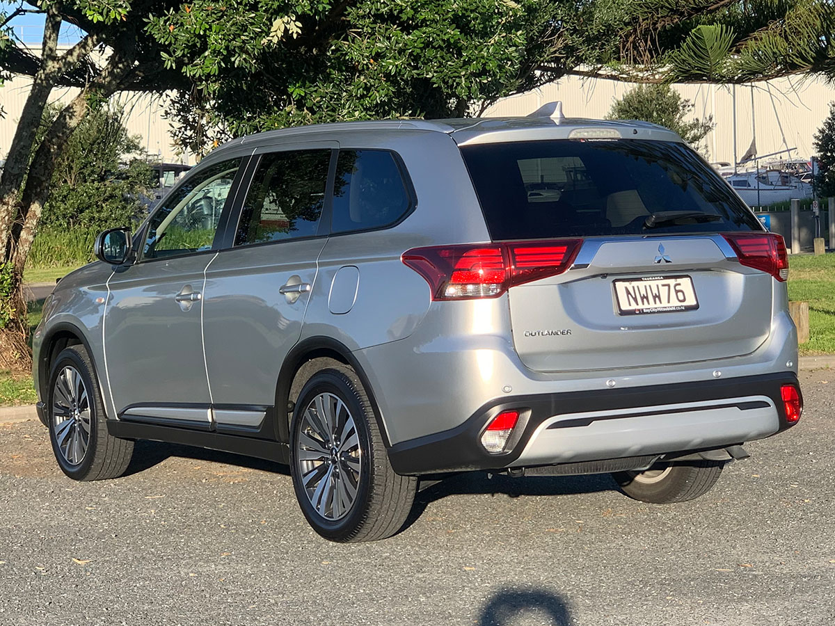 2021 Mitsubishi Outlander LS 2.4L Petrol 7 Seater Automatic