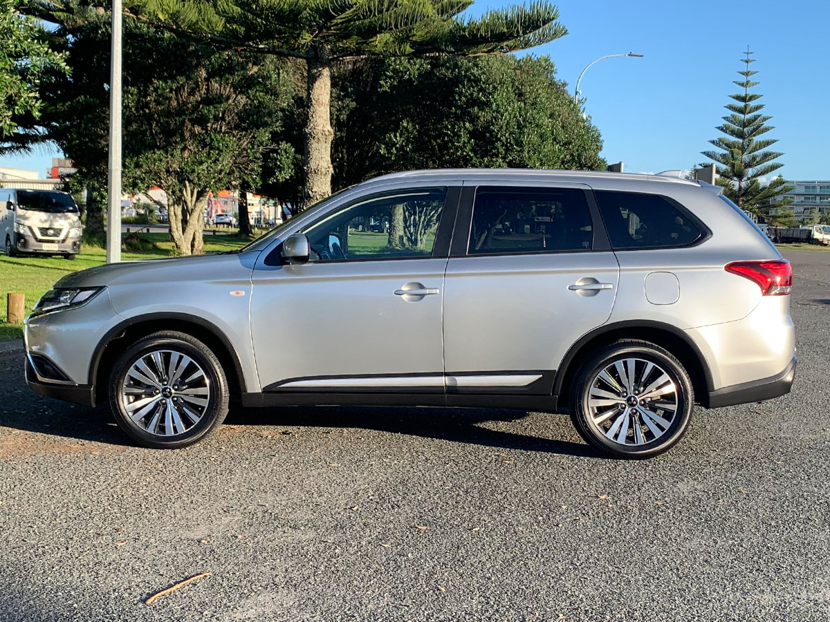 2021 Mitsubishi Outlander LS 2.4L Petrol 7 Seater Automatic