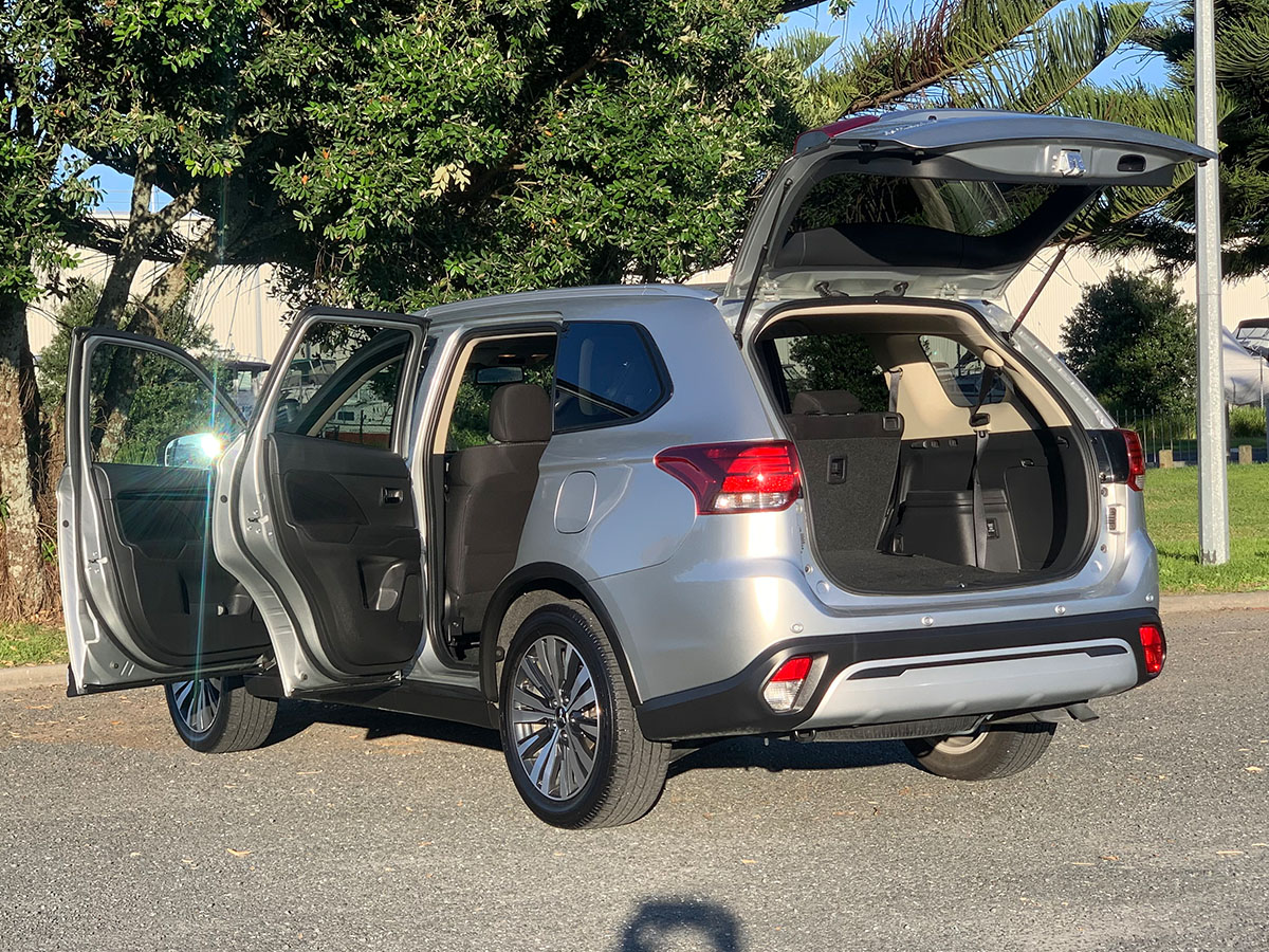 2021 Mitsubishi Outlander LS 2.4L Petrol 7 Seater Automatic