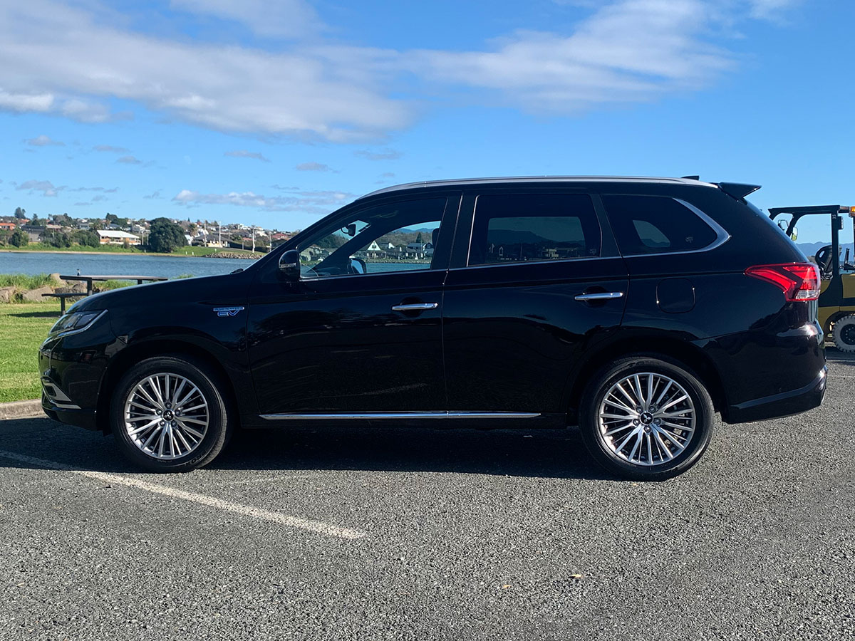 2021 Mitsubishi Outlander VRX PHEV 4WD