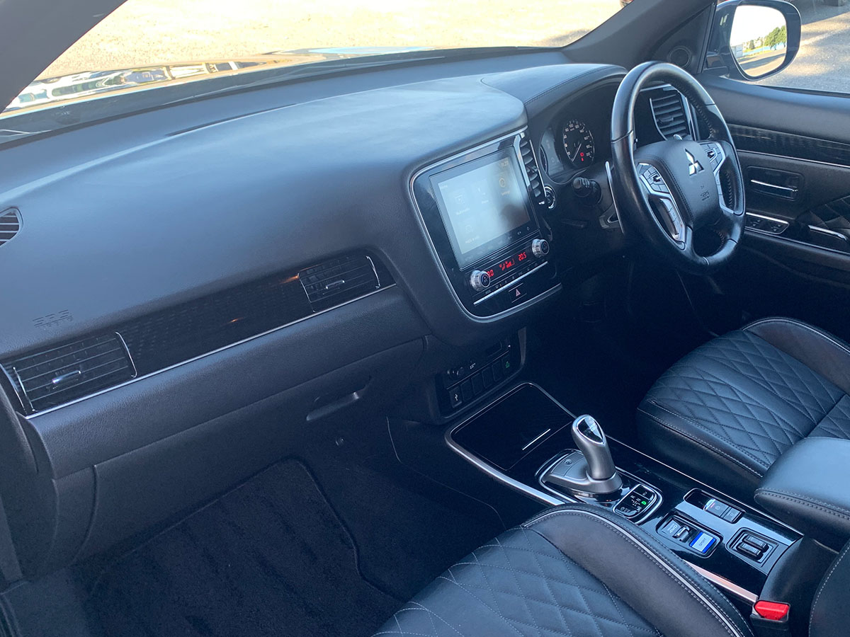 2021 Mitsubishi Outlander VRX PHEV 4WD