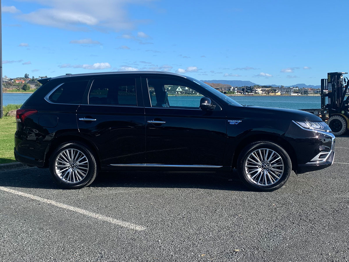 2021 Mitsubishi Outlander VRX PHEV 4WD