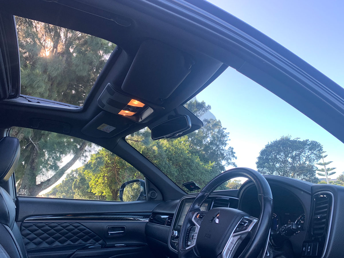 2021 Mitsubishi Outlander VRX PHEV 4WD