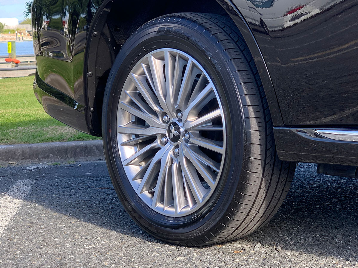 2021 Mitsubishi Outlander VRX PHEV 4WD