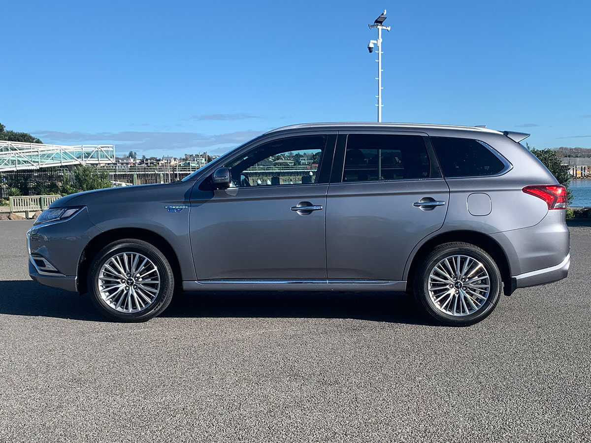 2021 Mitsubishi Outlander VRX PHEV 4WD