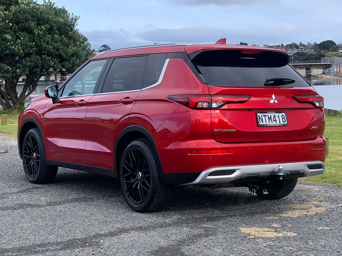2021 Mitsubishi Outlander XLS 2WD 7 Seater 2.5L Petrol Auto