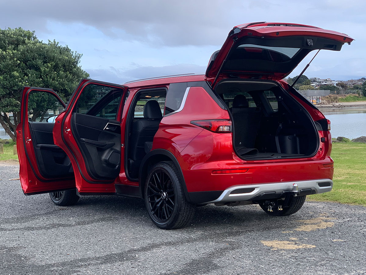 2021 Mitsubishi Outlander XLS 2WD 7 Seater 2.5L Petrol Auto