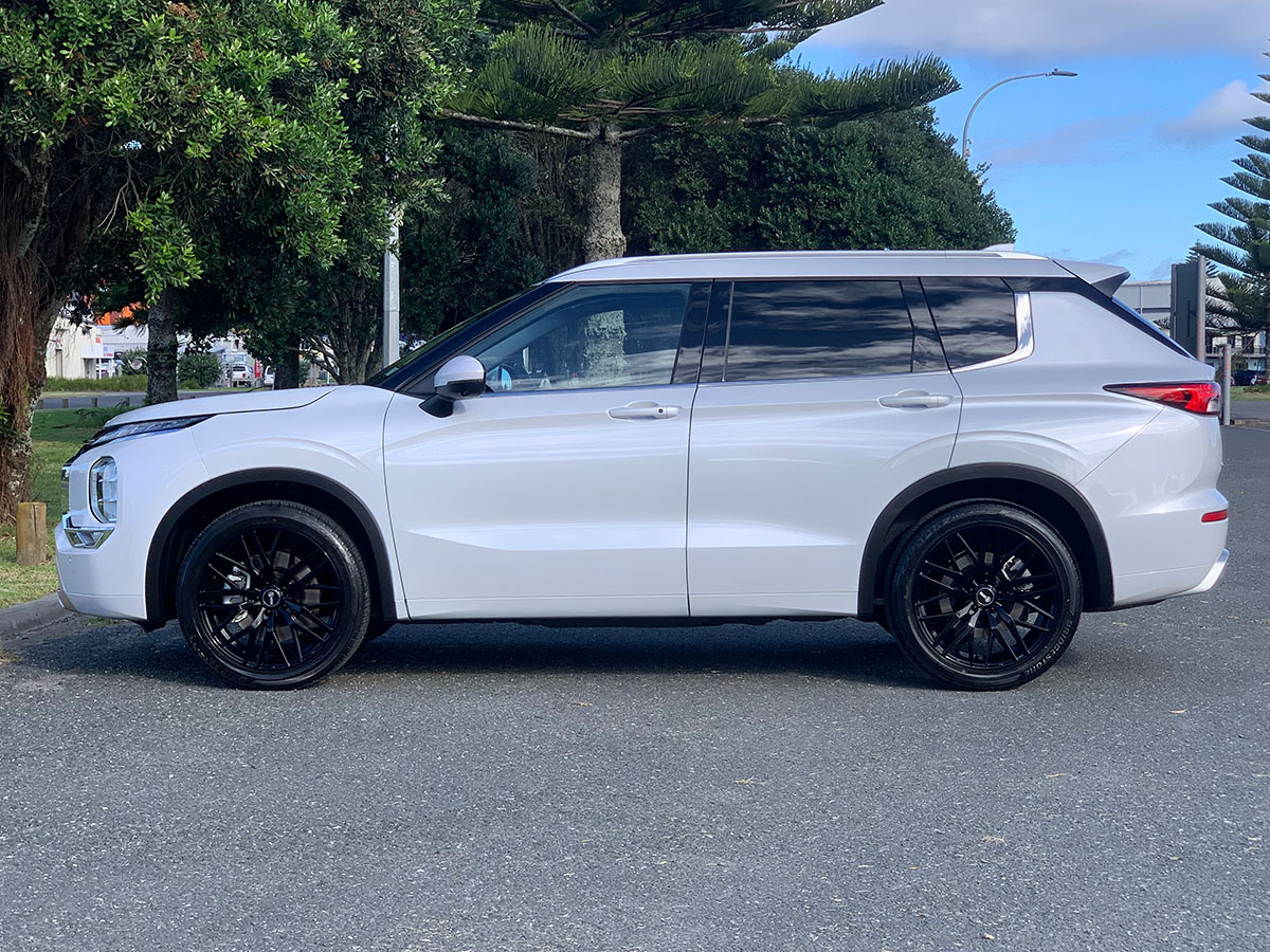 2022 Mitsubishi Outlander VRX 2WD 7 Seater 2.5L Petrol Auto