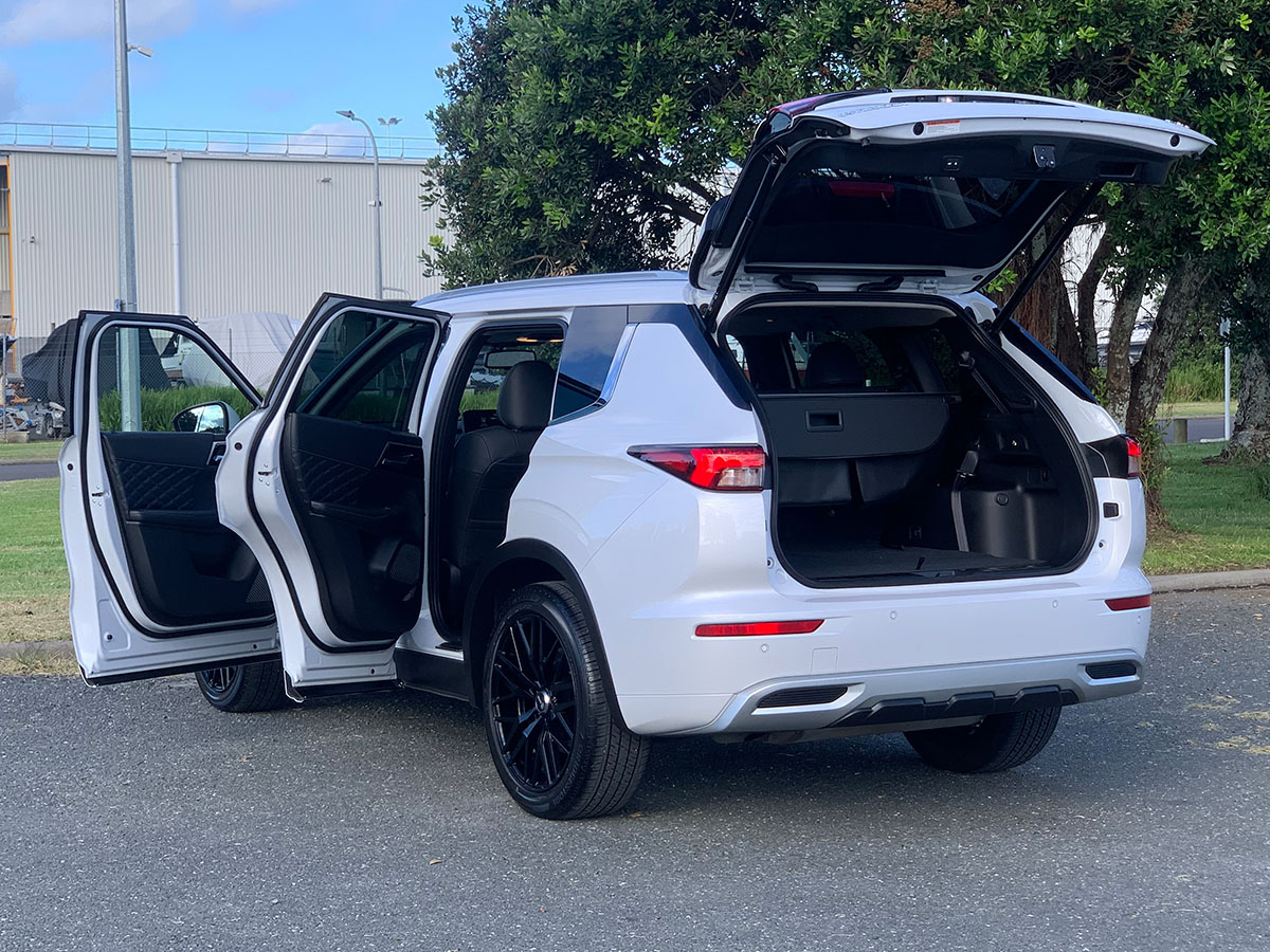 2022 Mitsubishi Outlander VRX 2WD 7 Seater 2.5L Petrol Auto