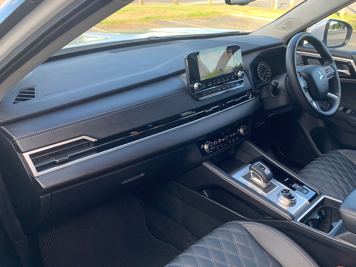 2022 Mitsubishi Outlander VRX 2WD 7 Seater 2.5L Petrol Auto