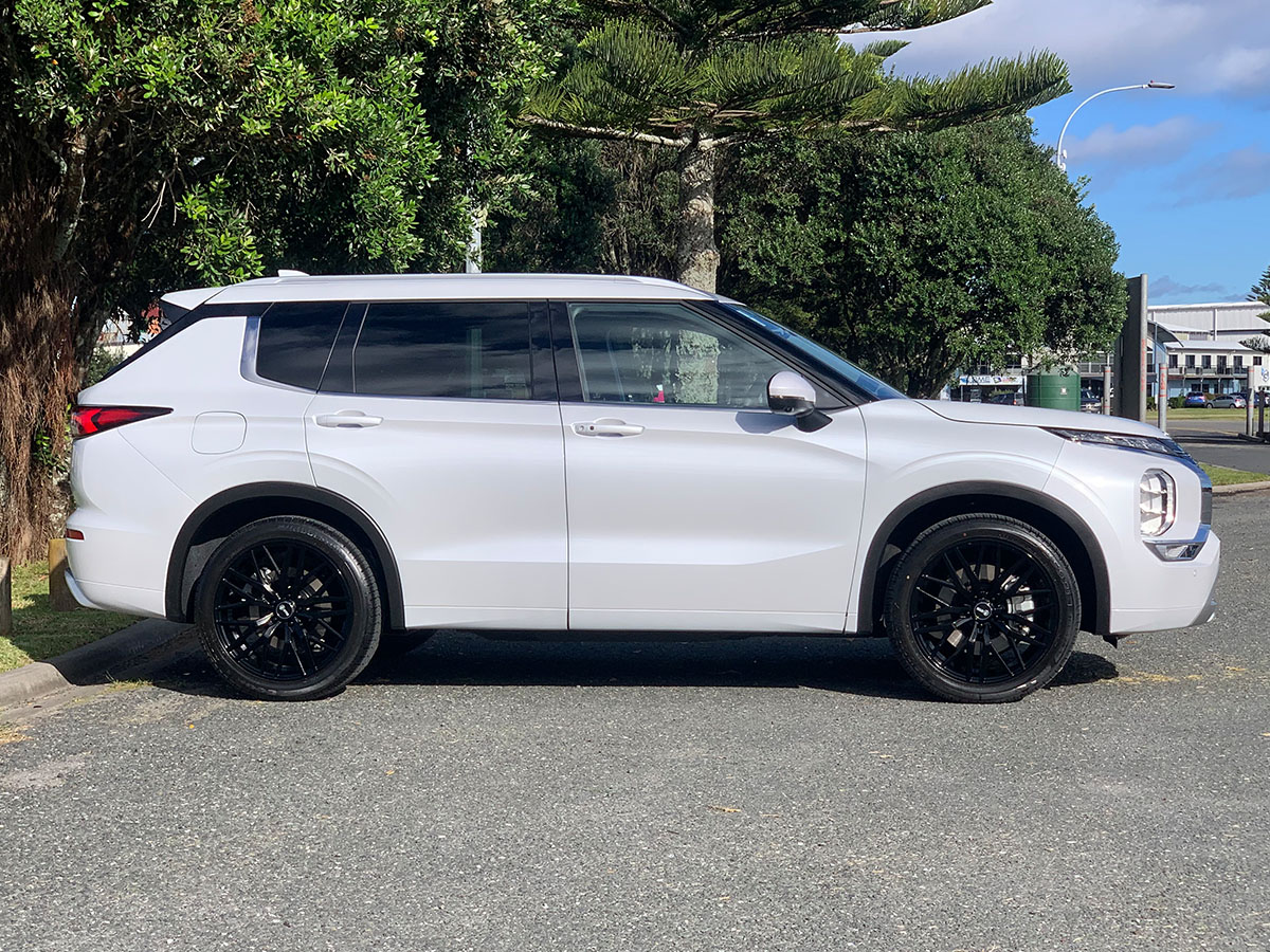 2022 Mitsubishi Outlander VRX 2WD 7 Seater 2.5L Petrol Auto