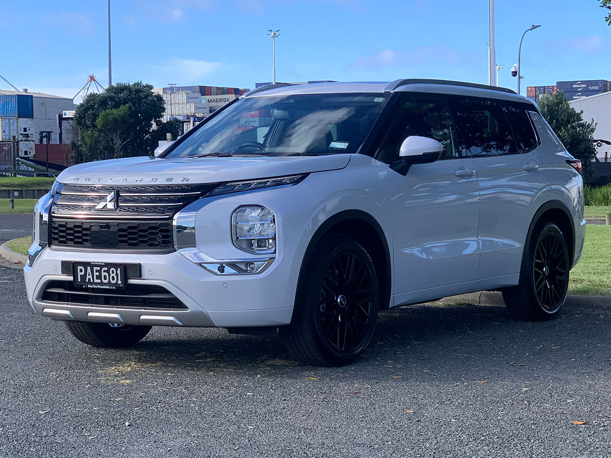 2022 Mitsubishi Outlander VRX 2WD 7 Seater 2.5L Petrol Auto