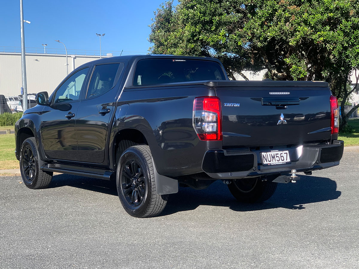 2022 Mitsubishi Triton GLSB 4WD 2.4L Diesel Turbo 6 Speed Auto